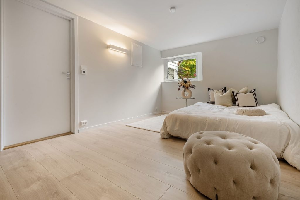 Laminaat of kurkvloer in je slaapkamer: wat kies je?